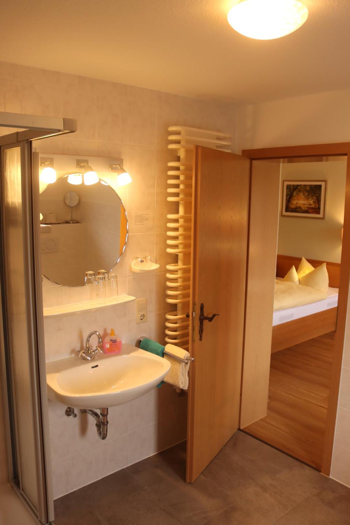 Landhotel Gasthof Zur Post Langewiese ภายนอก รูปภาพ