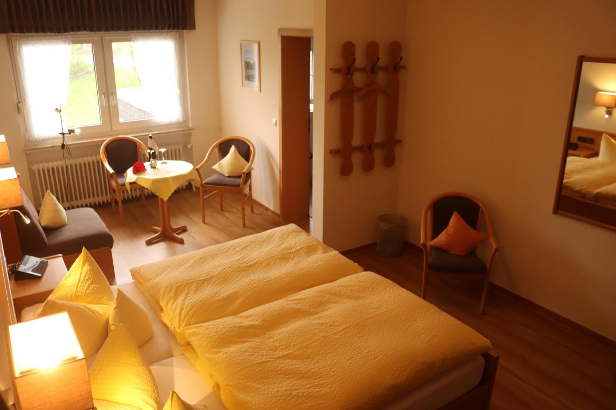 Landhotel Gasthof Zur Post Langewiese ภายนอก รูปภาพ